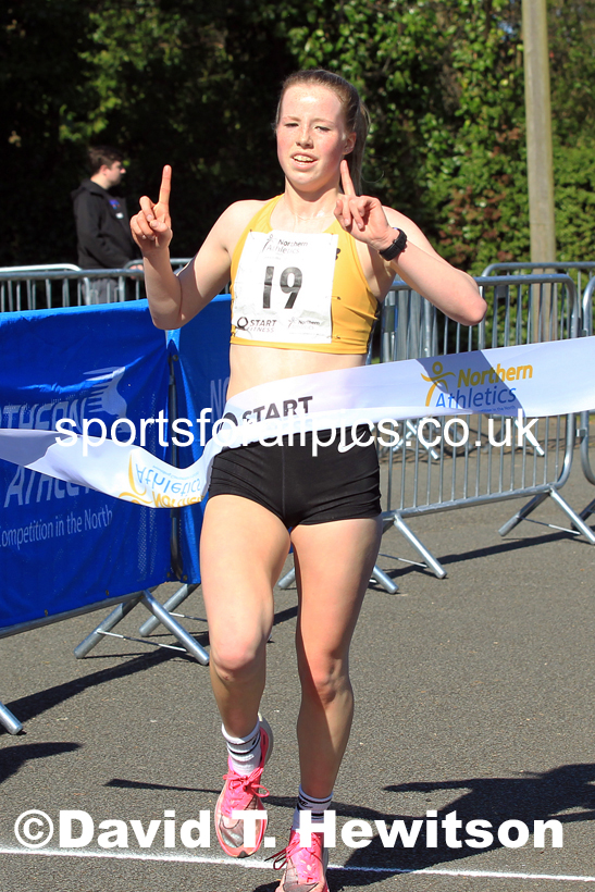 Girls Under-15s 5k, 2022 Northern 12 and 6 Stage Road Relays,  Birkenhead Park, Birkenhead, Wirral.  Photo: David T. Hewitson/Sports for All Pics